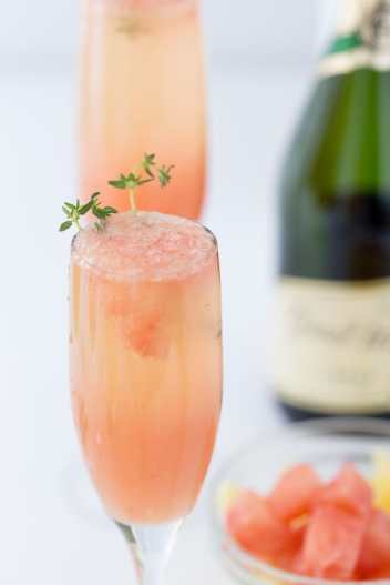 Grapefruit mimosa
